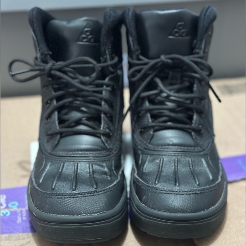 ✨ Nike ACG ✨ Woodside 2 Duck Boots Kids Size 4Y Hiking Rain Snow Black